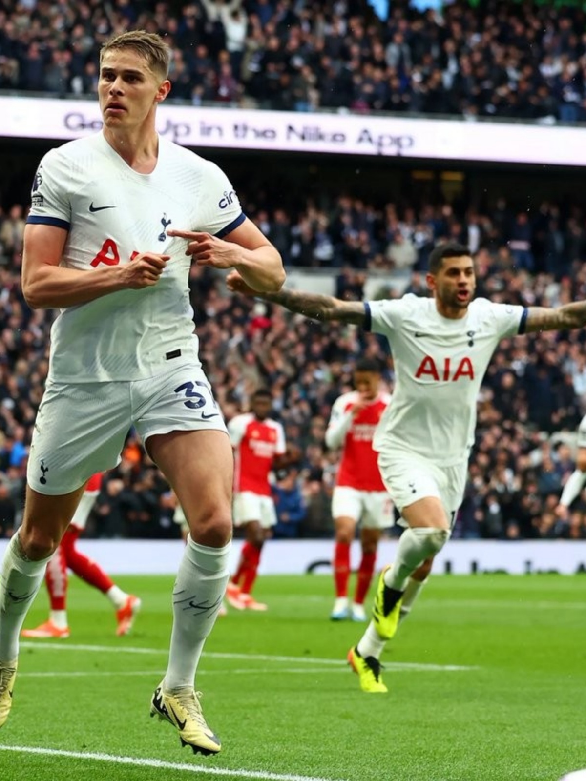 热刺在欧洲比赛中备战