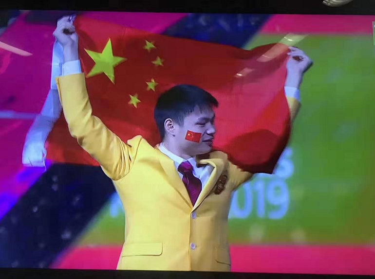 尼日利亚选手勇夺金牌震撼世界