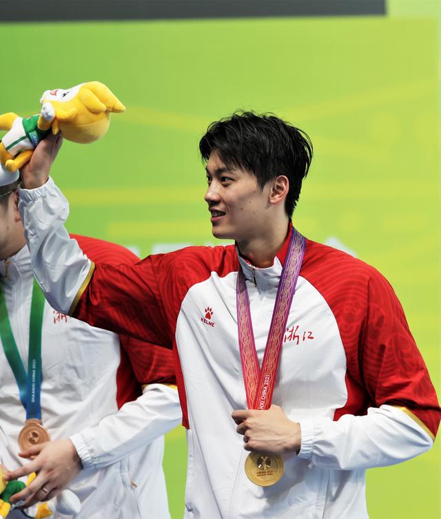 保加利亚运动员再摘奖牌，稳坐高峰