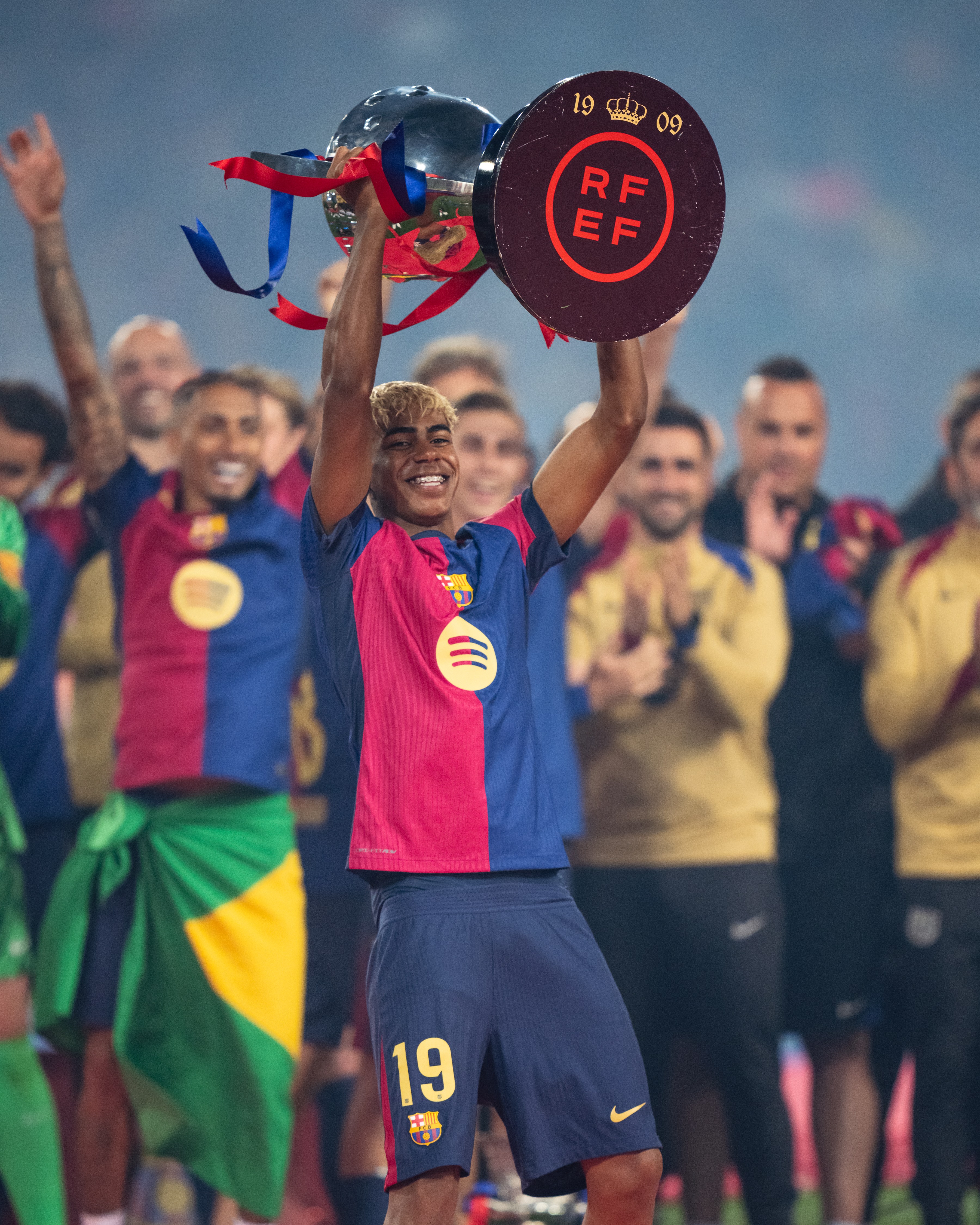 西班牙联赛：巴塞罗那力克马德里晋级决赛的简单介绍