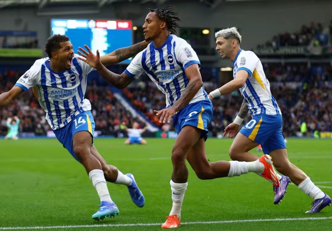 曼联-逆转险胜热刺终结主场魔咒的简单介绍 曼联-逆转险胜热刺终结主场魔咒的简单介绍