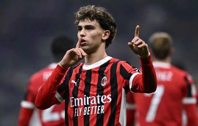 包含AC米兰胜维罗纳,保持在联赛争冠行列的词条 包含AC米兰胜维罗纳,保持在联赛争冠行列的词条