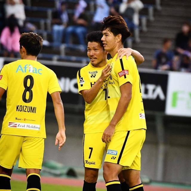 东京球队遭遇失利，艰难晋级之路