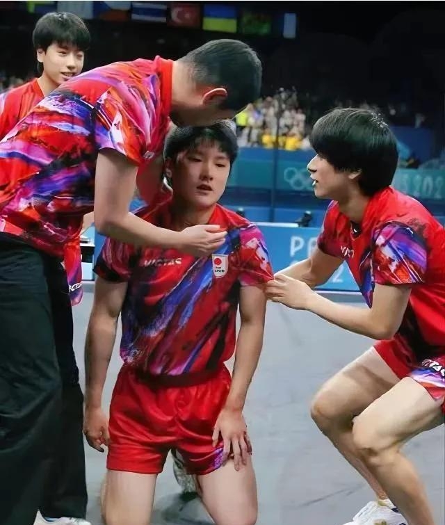 包含日本选手表现出色，力争击败对手获得冠军的词条