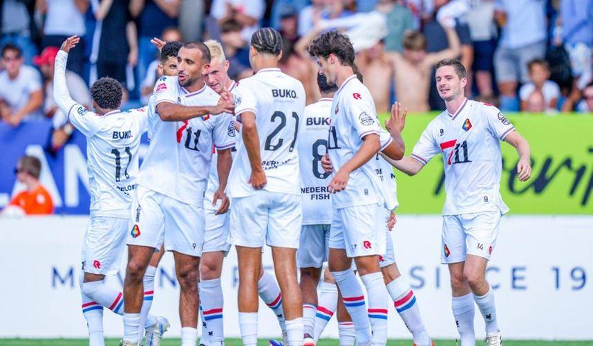 阿贾克斯主场逆袭摩纳哥，晋级四强