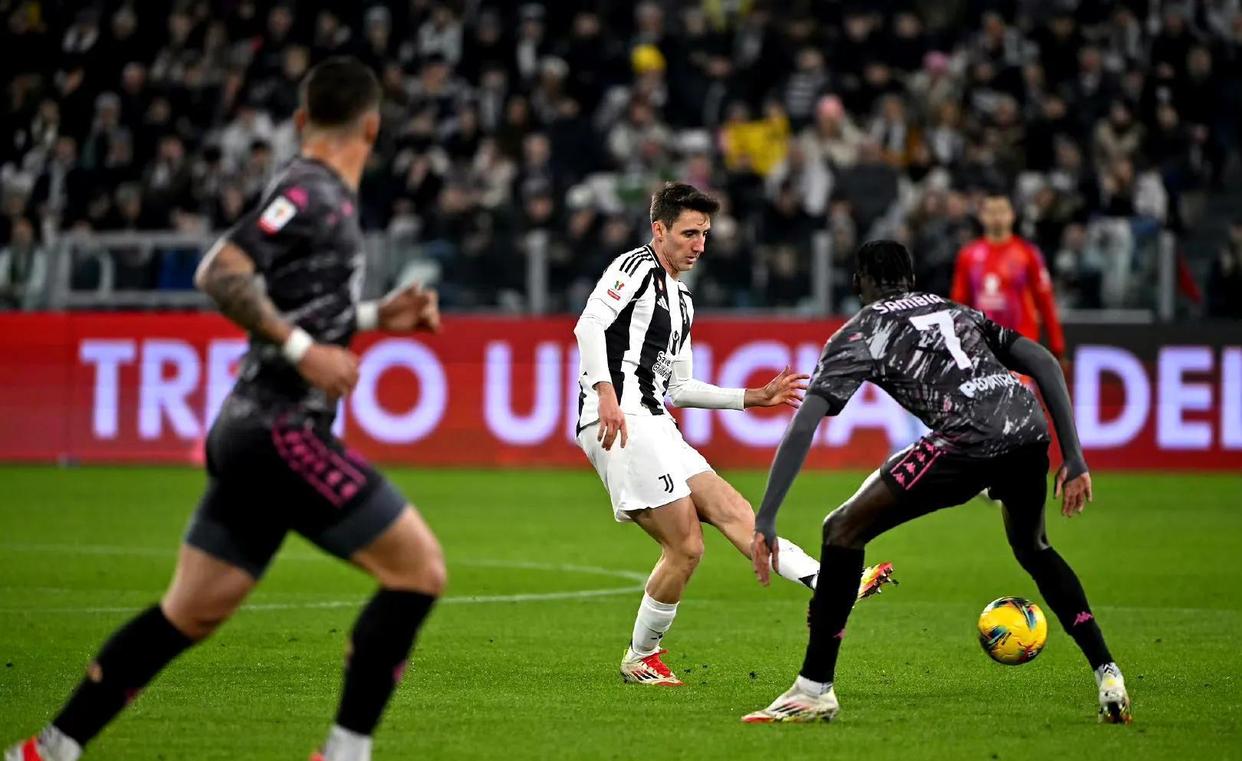 尤文图斯队大获全胜，备战决赛