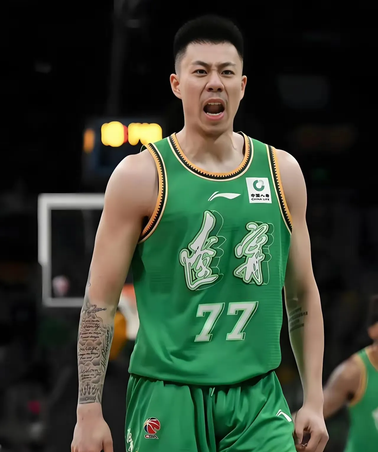 辽宁男篮客场惊险获胜，坚定领先