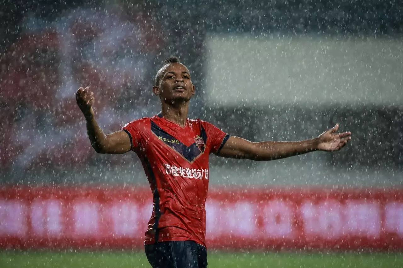 绿城主场迎战深圳佳兆业：战胜对手获得关键胜利的简单介绍