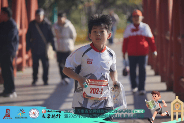 包含昂首阔步！中国选手勇往直前，夺得赛场荣誉！的词条