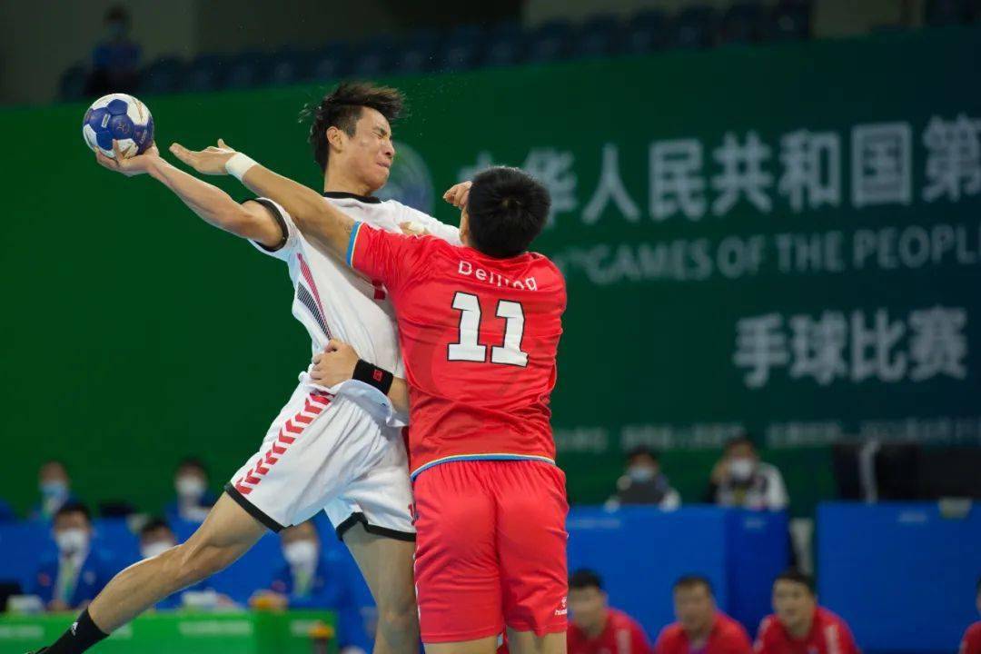 包含福建队在比赛中战胜陕西队，走向胜利的词条