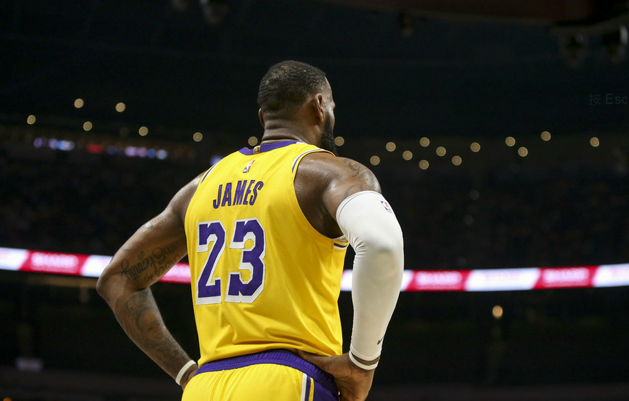 包含老鹰队客场胜利，士气大振冲击榜首的词条