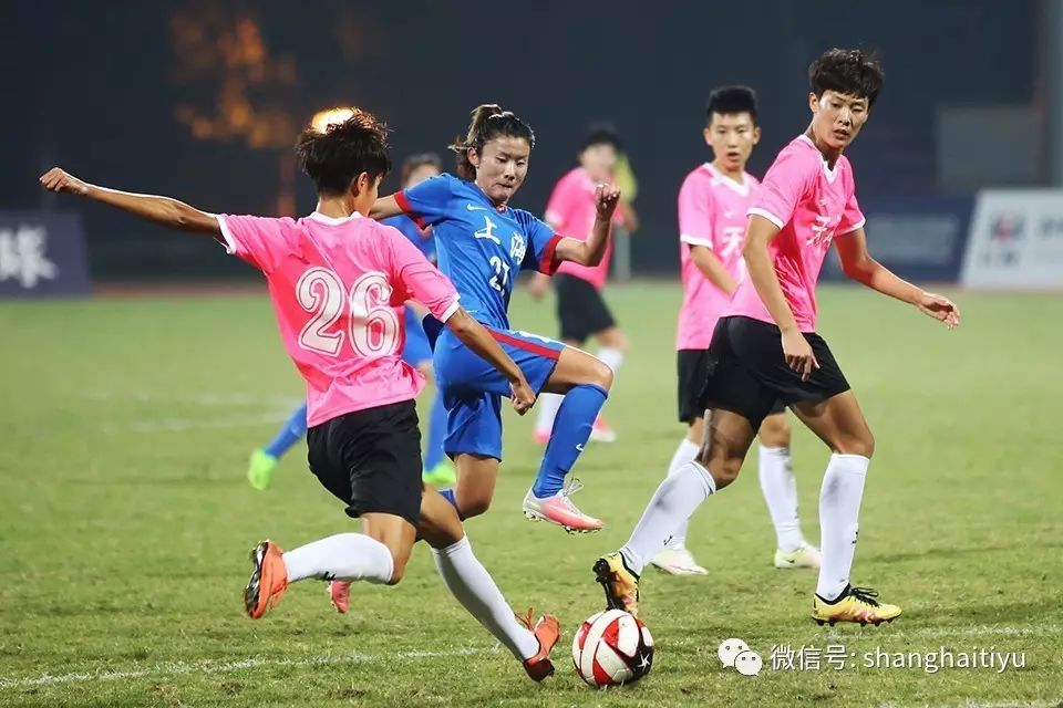 呼吁关注女足运动员的福利问题