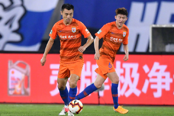 包含山东鲁能主场惊险战平大连一方,双方激烈拼杀的词条 包含山东鲁能主场惊险战平大连一方,双方激烈拼杀的词条