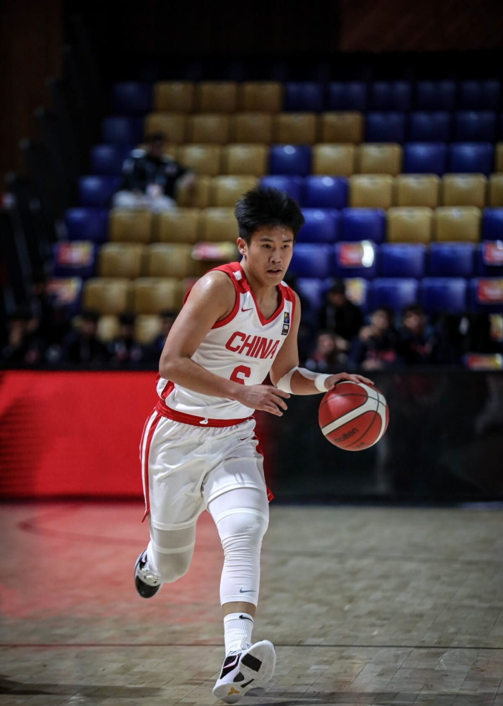 球员个人技术高超，表现出色奠定胜局的简单介绍