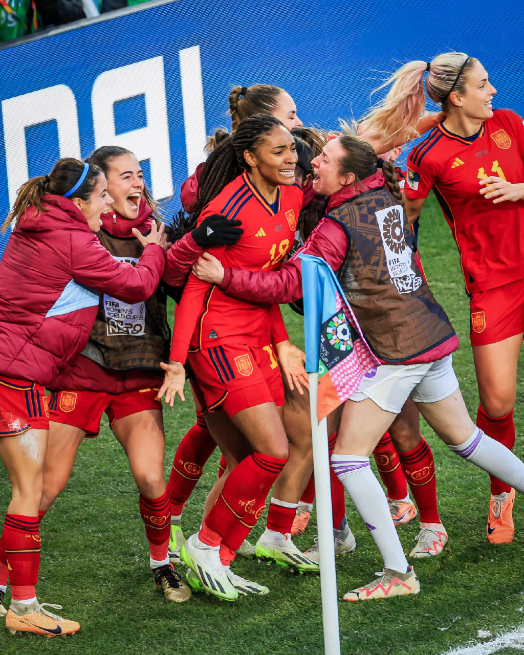 女足对阵男足友谊赛惊艳比赛 女足对阵男足友谊赛惊艳比赛