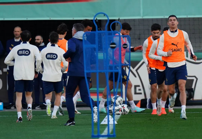 包含欧国联比赛备战全面展开的词条