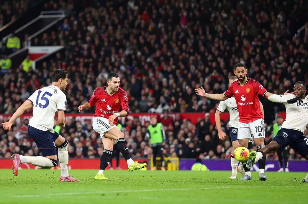 曼联三分全取，晋级希望渐显的简单介绍