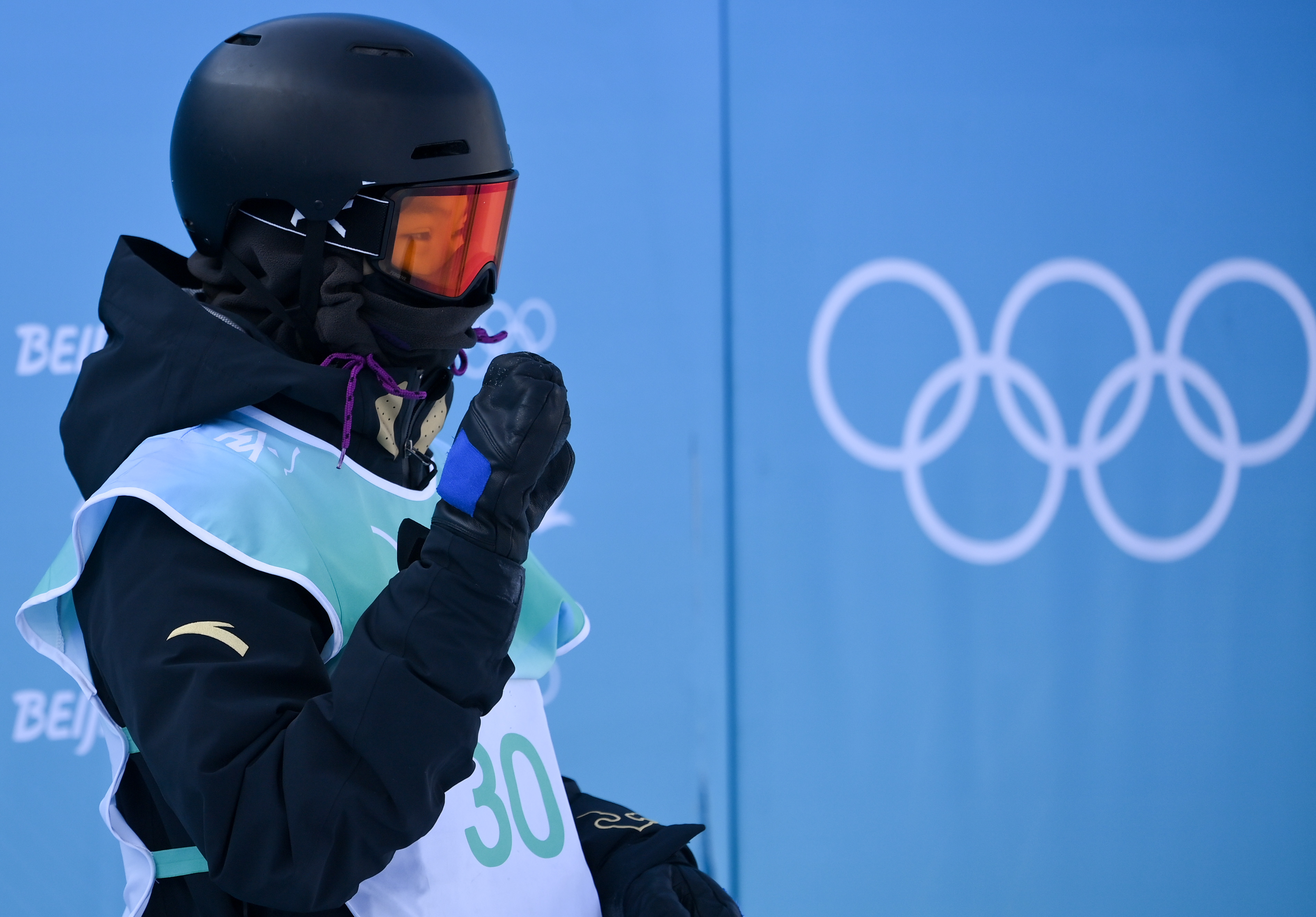 巴塞罗那滑雪比赛女子单板滑雪决赛火热进行的简单介绍