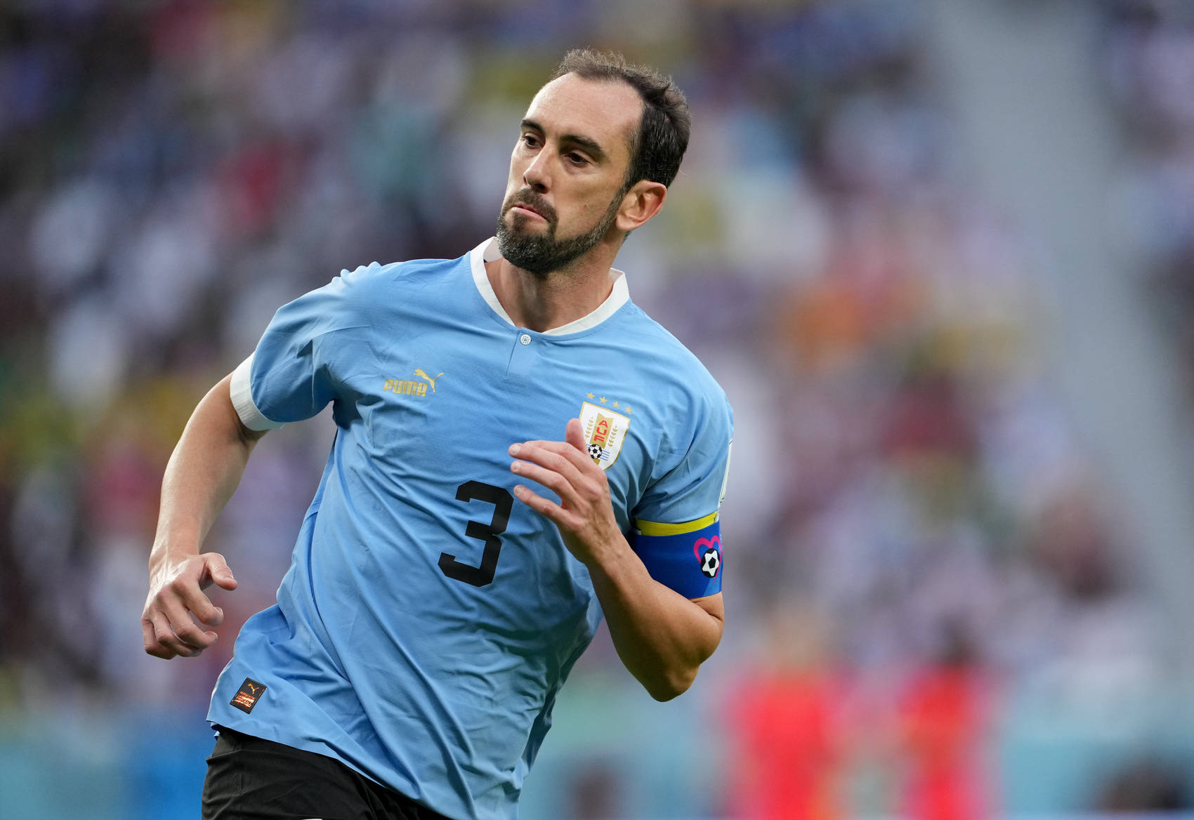 乌拉圭前锋打破僵局，率队夺冠