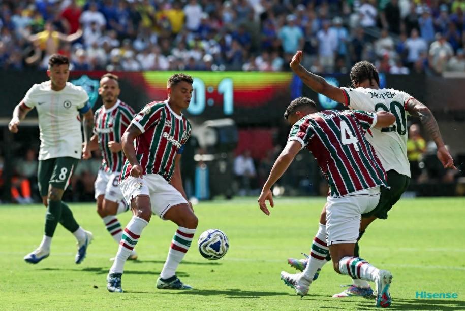 包含切尔西新援大放异彩，助球队重回胜利轨道的词条