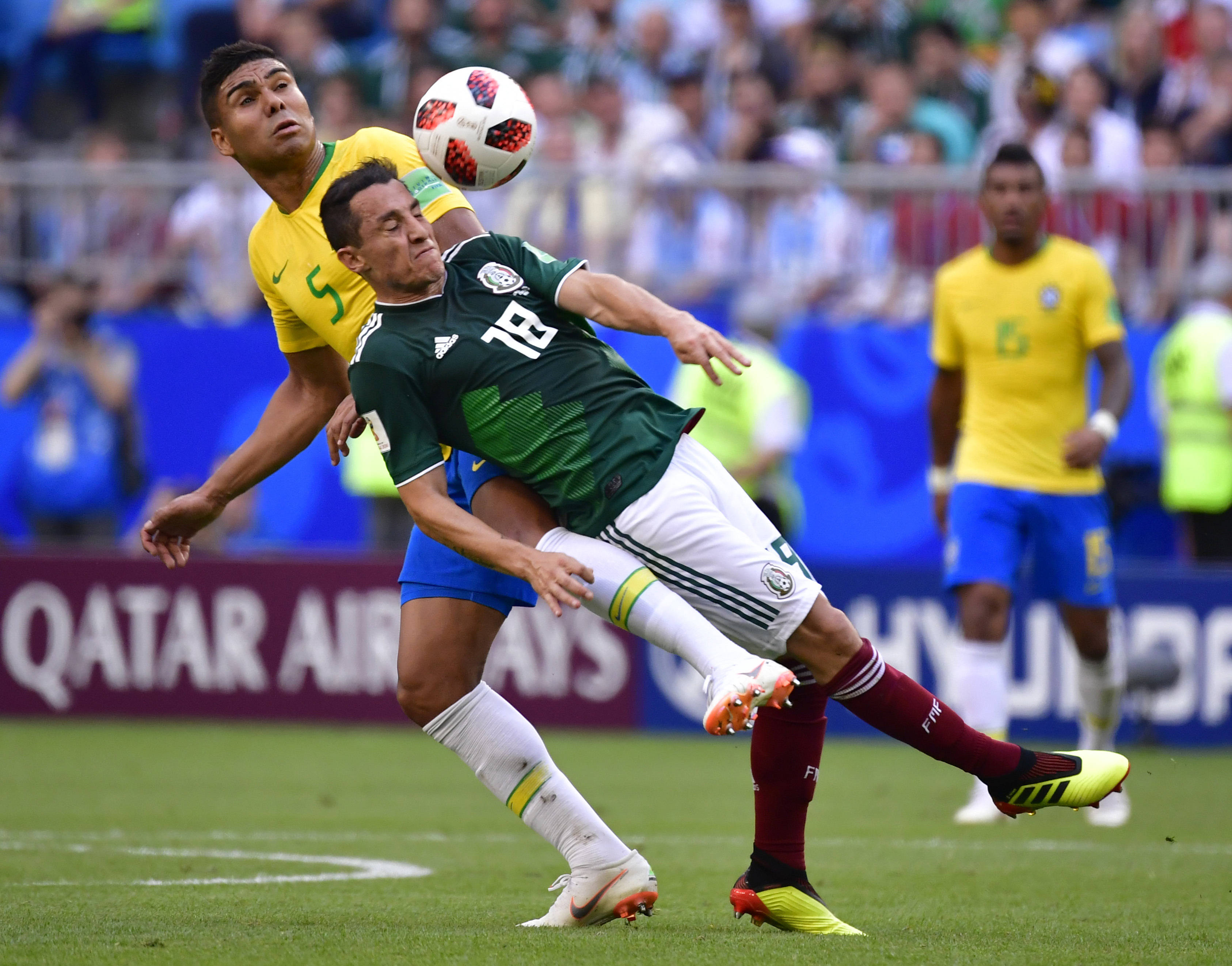 墨西哥击败对手，夺得游泳比赛铜牌的简单介绍