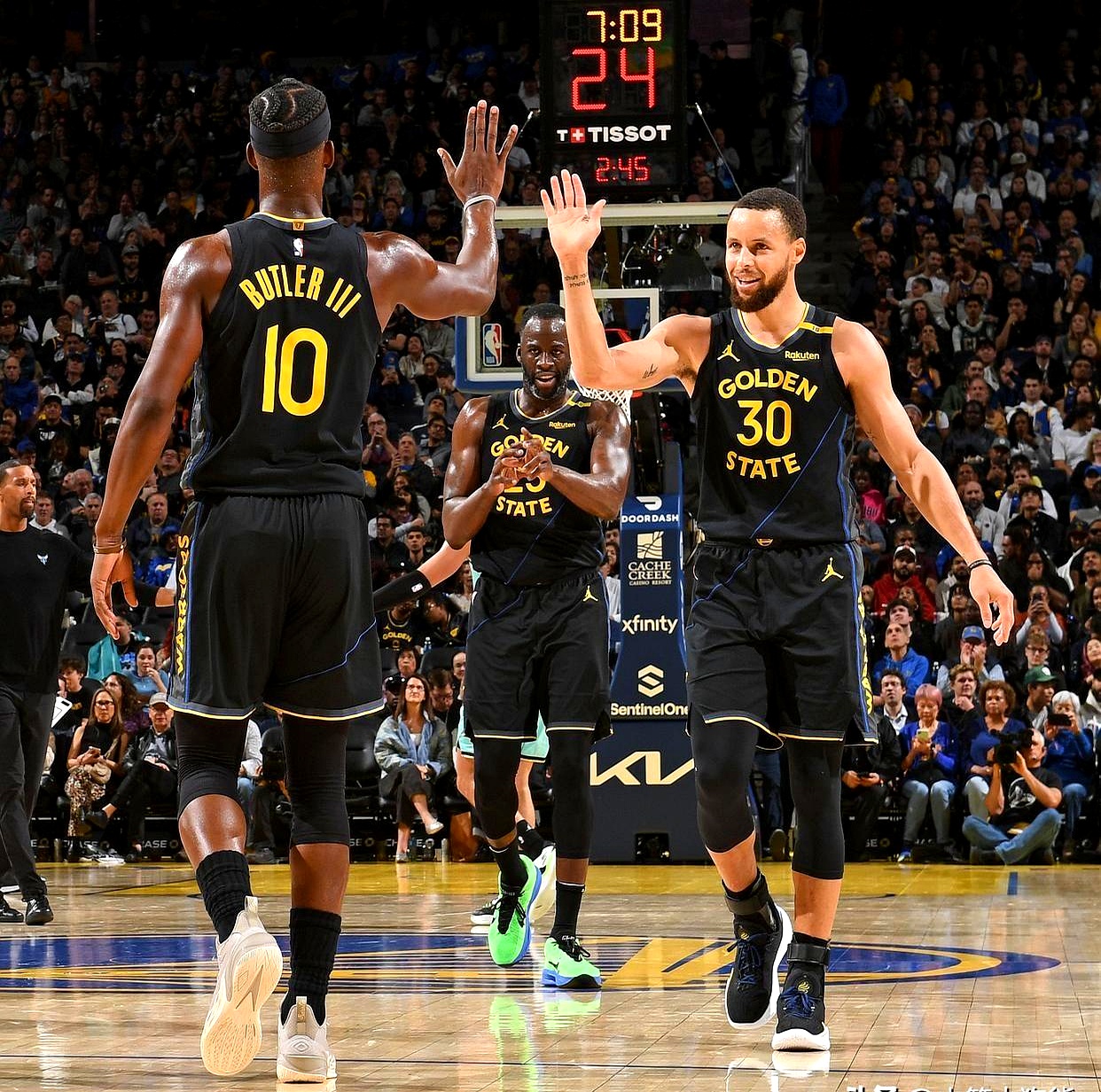 火箭击败开拓者，季后赛希望日渐稳固