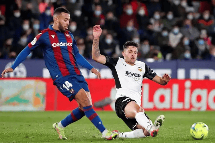 埃尔切主场大胜，摆脱保级压力的简单介绍