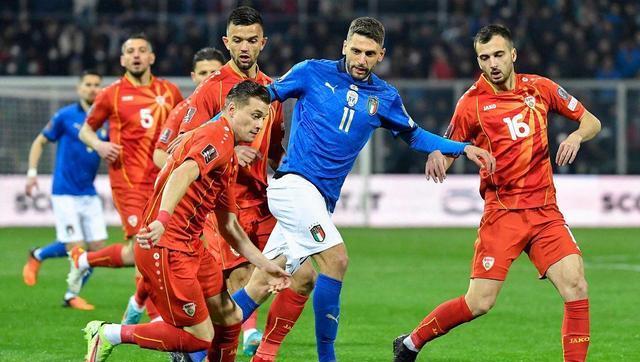 包含荷兰战胜北马其顿，领先小组排名的词条