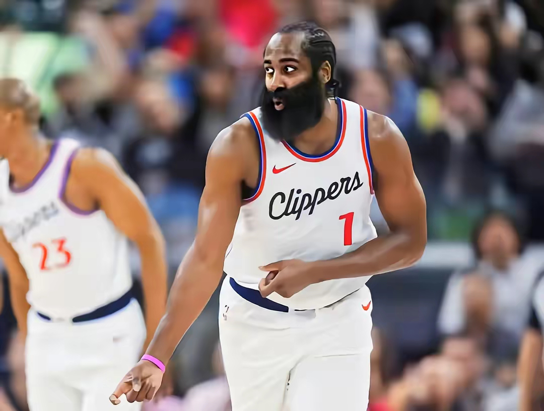 勇士客场击败独行侠连胜在望