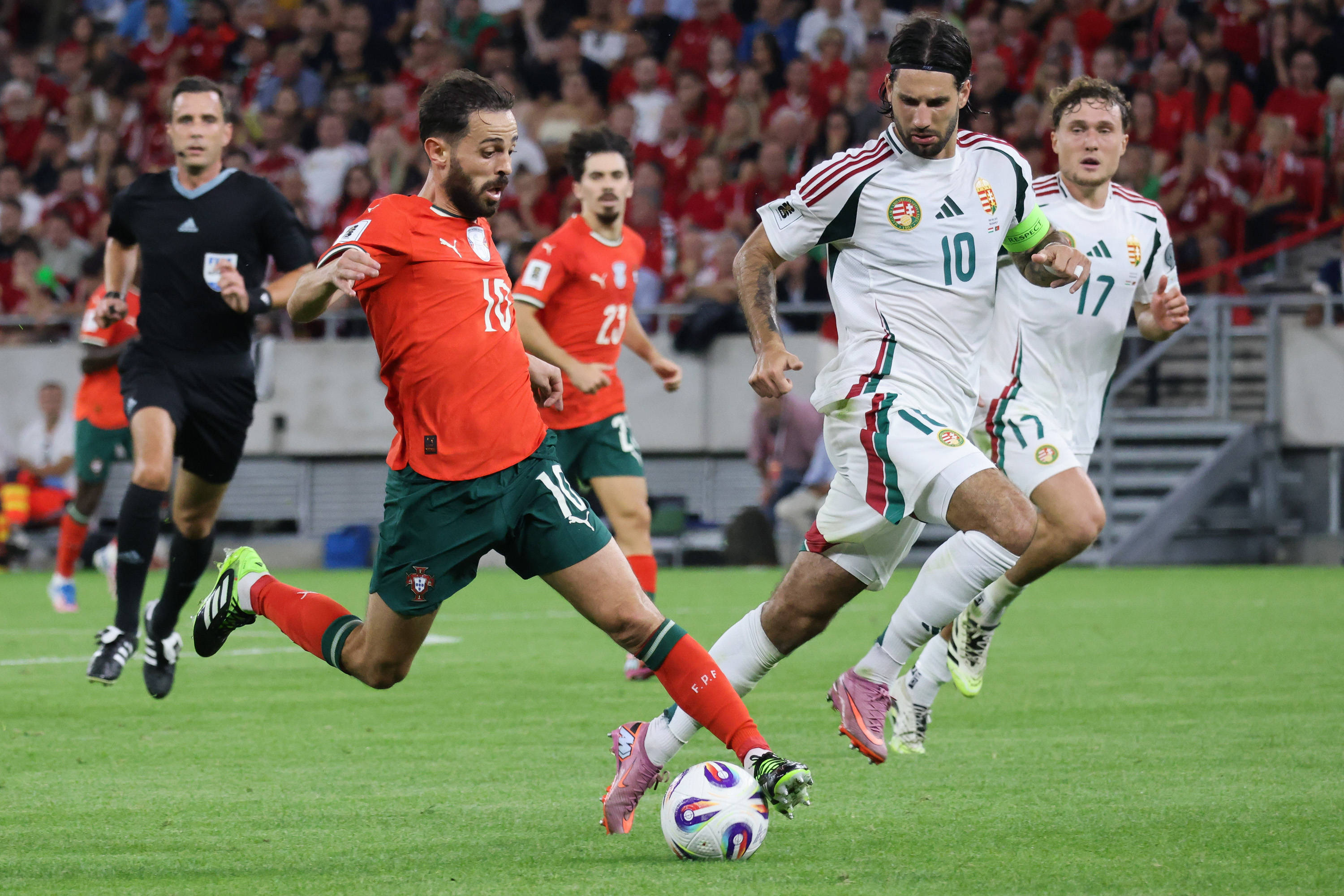葡萄牙队在比赛中取胜，成功晋级比赛