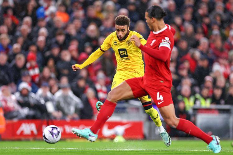 埃弗顿客场惊险获胜，锁定保级希望！的简单介绍