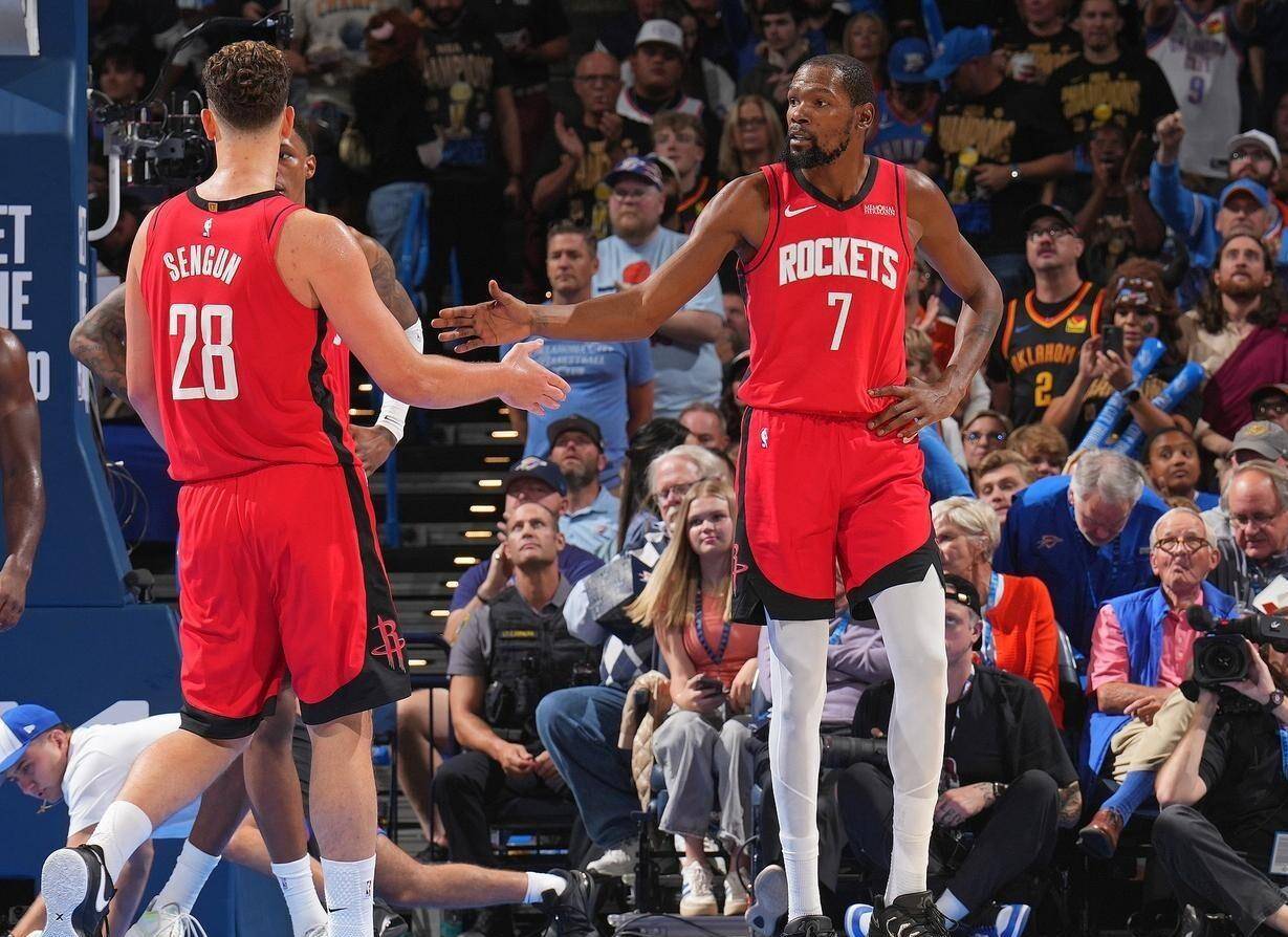 火箭队主帅因健康原因缺席下场比赛的简单介绍