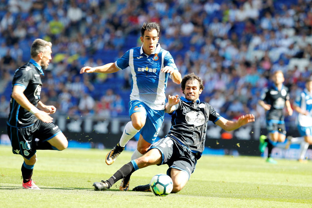 关于传奇巨星再次降临绿茵场，引发球迷热议的信息