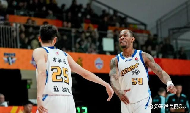 三分命中率飙升，球队高效晋级