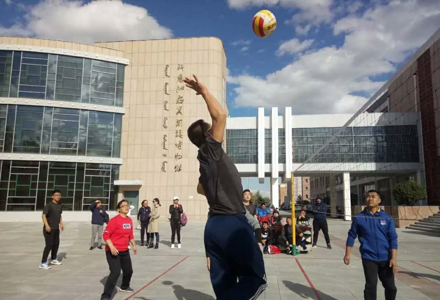 关于湖南男篮团结协作，共同赢得胜利的信息