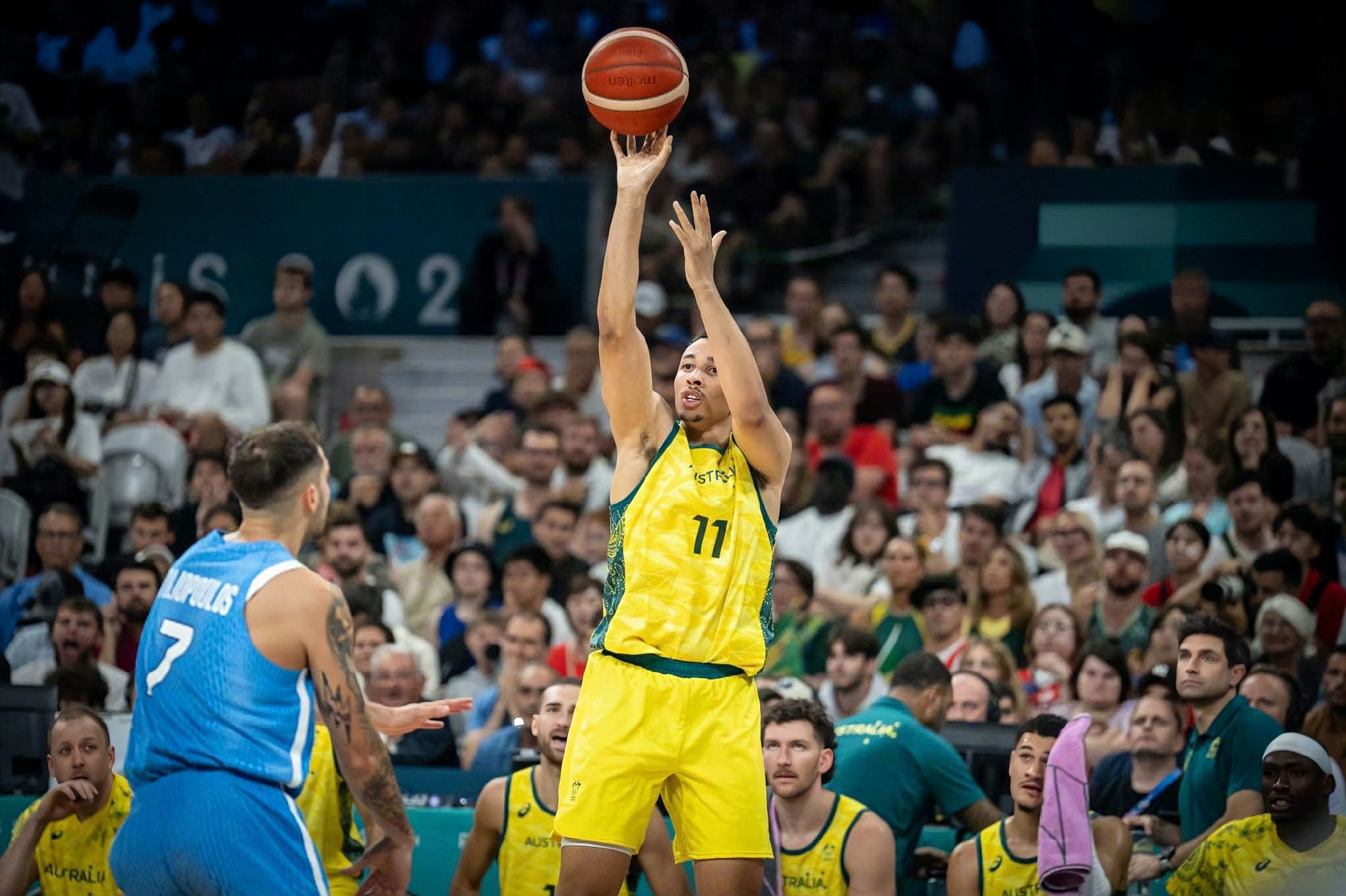 巴西男篮队成功逆转，大胜澳大利亚