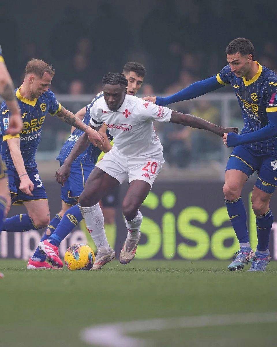 包含佛罗伦萨主场失利：那不勒斯豪取三分的词条