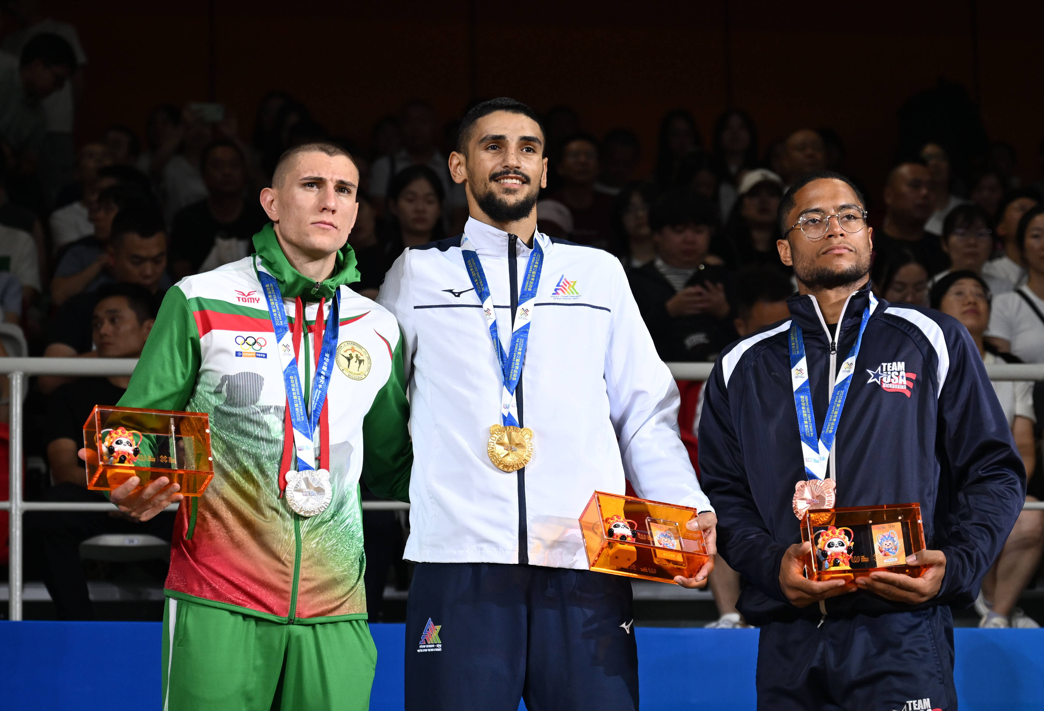 墨西哥选手在拳击比赛中夺冠