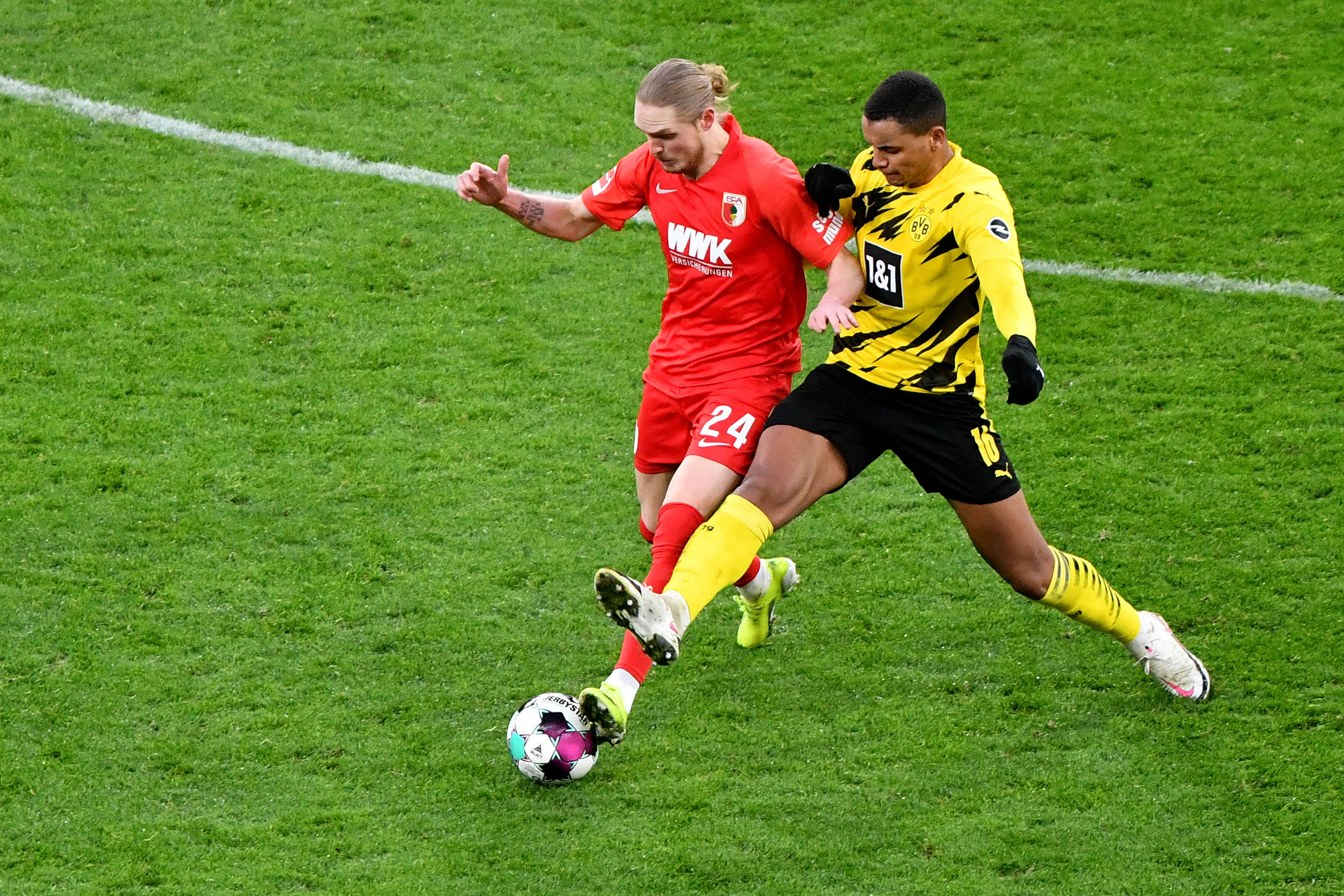 包含多特蒙德球员状态神勇，轰下大量进球的词条