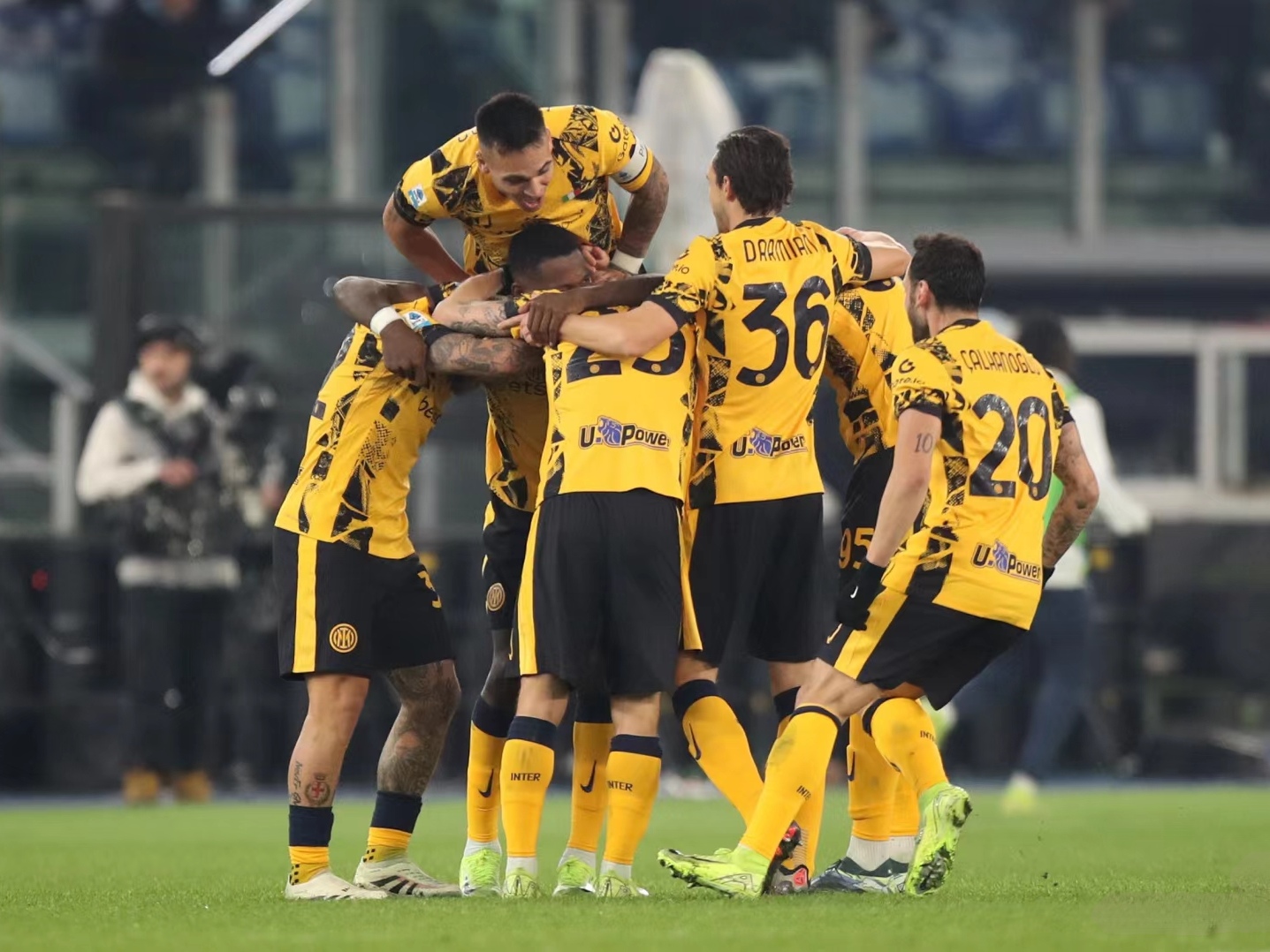 球队蓄势待发，备战豪门挑战