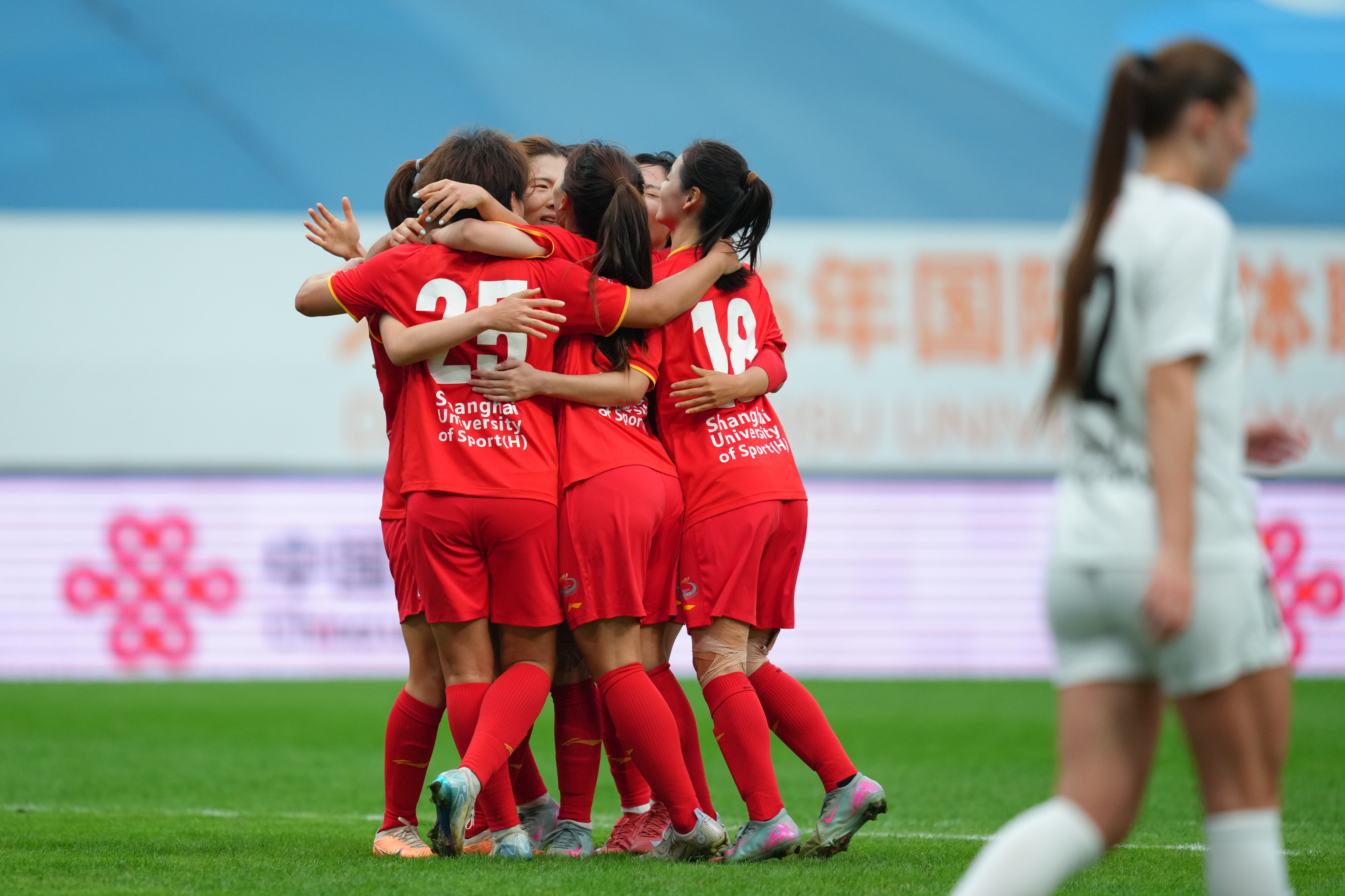 体育界对女子足球比赛的关注度逐渐提升