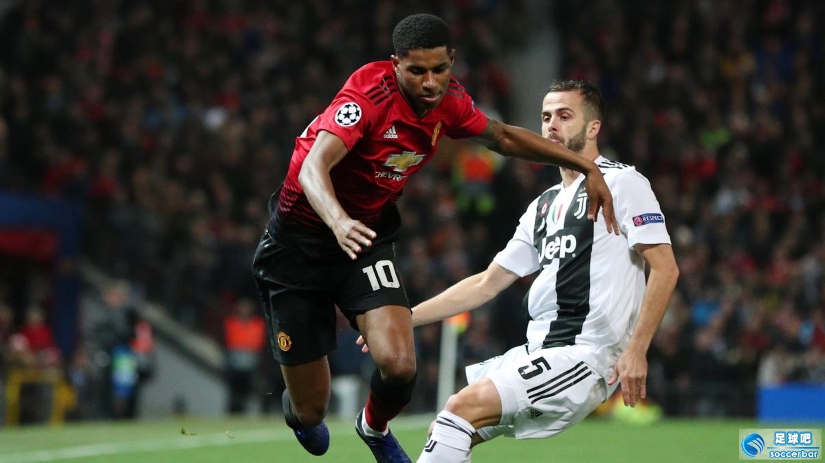 关于尤文图斯主教练透露对荷兰球队的战术安排的信息