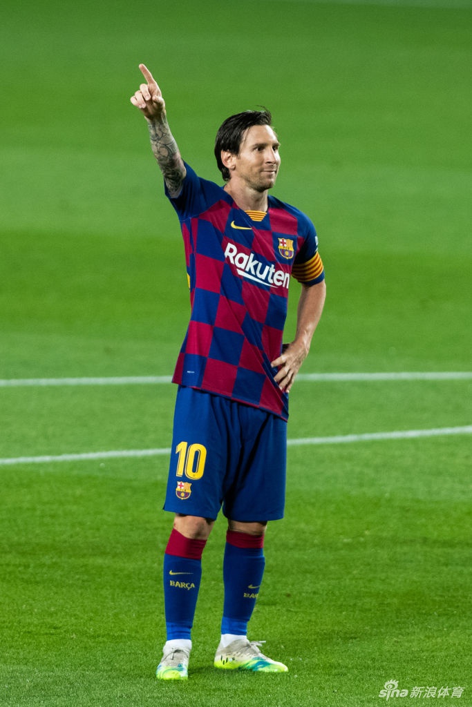 马里球员冷静点球破门，大捷在即