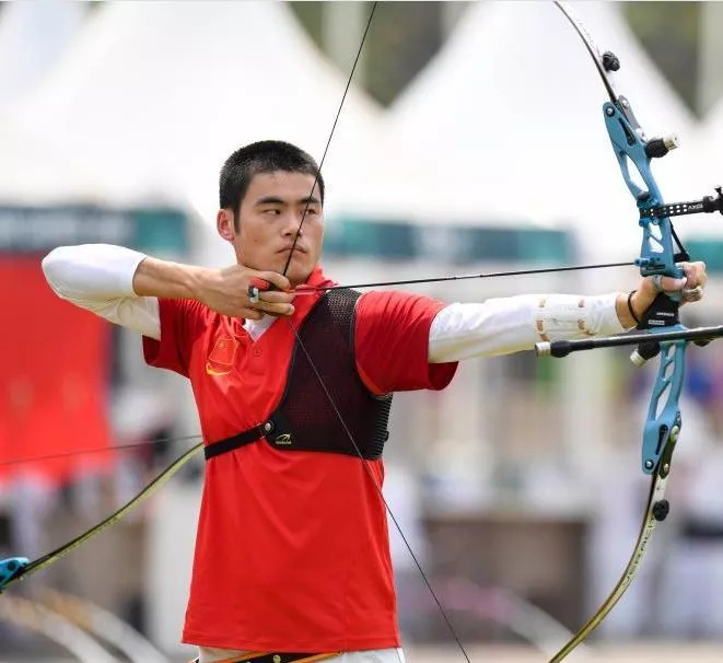 包含锋芒毕露夺冠成功,体育健儿飒爽英姿的词条